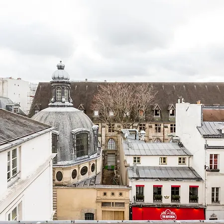 Veeve - Central Paris